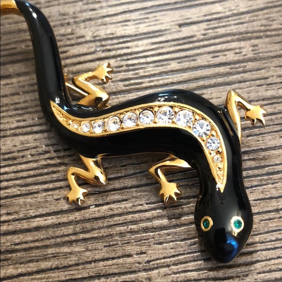 Vintage Avon Black Enamel Salamander Lizard Pin - Picture 8 of 11